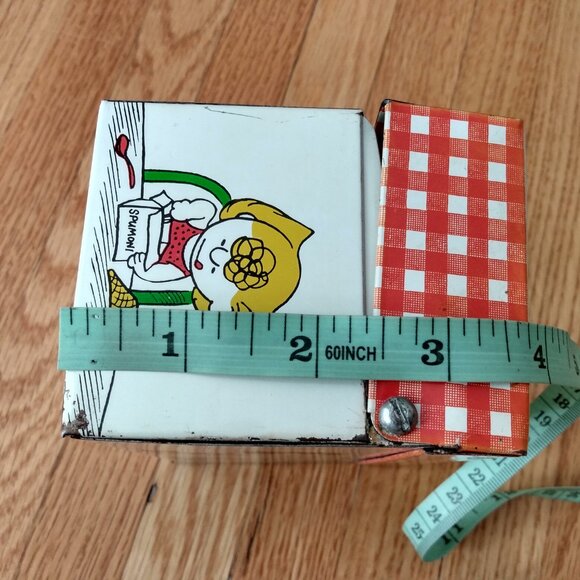 Vintage 60s Snoopy Recipe Box Peanuts Gang Charlie Brown Tin Metal - Picture 15 of 16